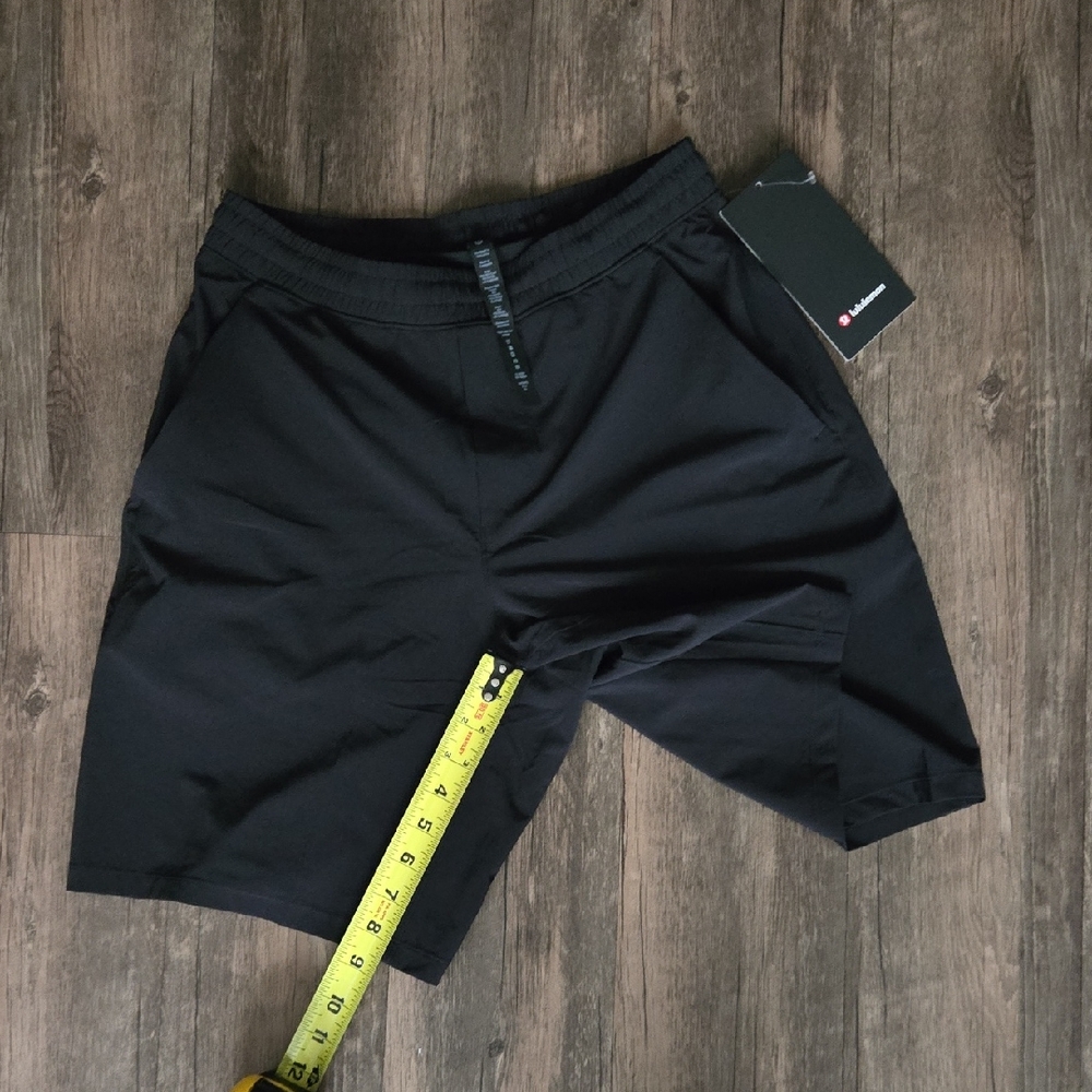 lululemon Men's Pace Breaker Lined 9" Short  Black Med. Never worn, New